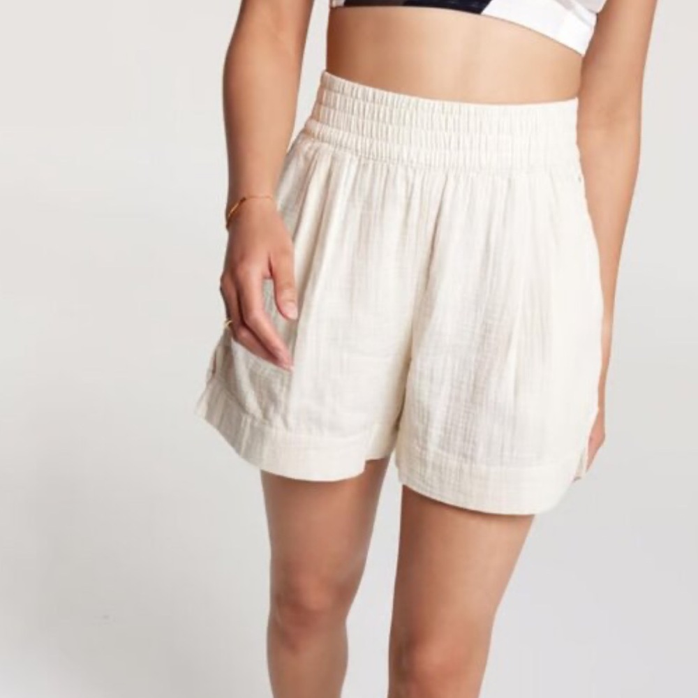 CALIA by Carrie Underwood Cream Elastic Waist Linen Shorts